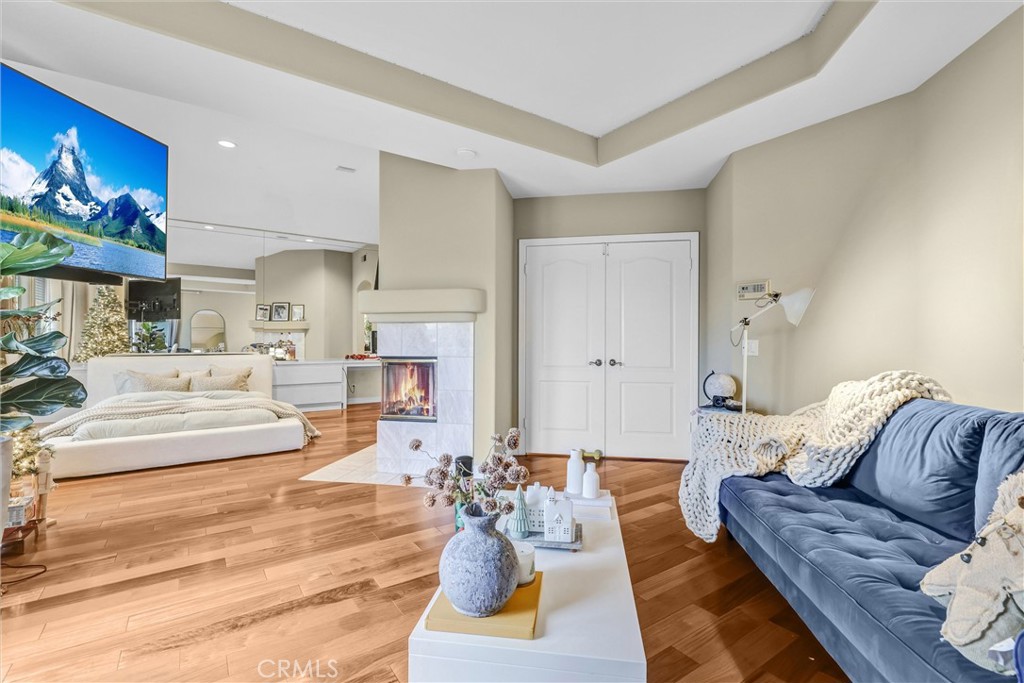 MLS #OC25262286 image #5