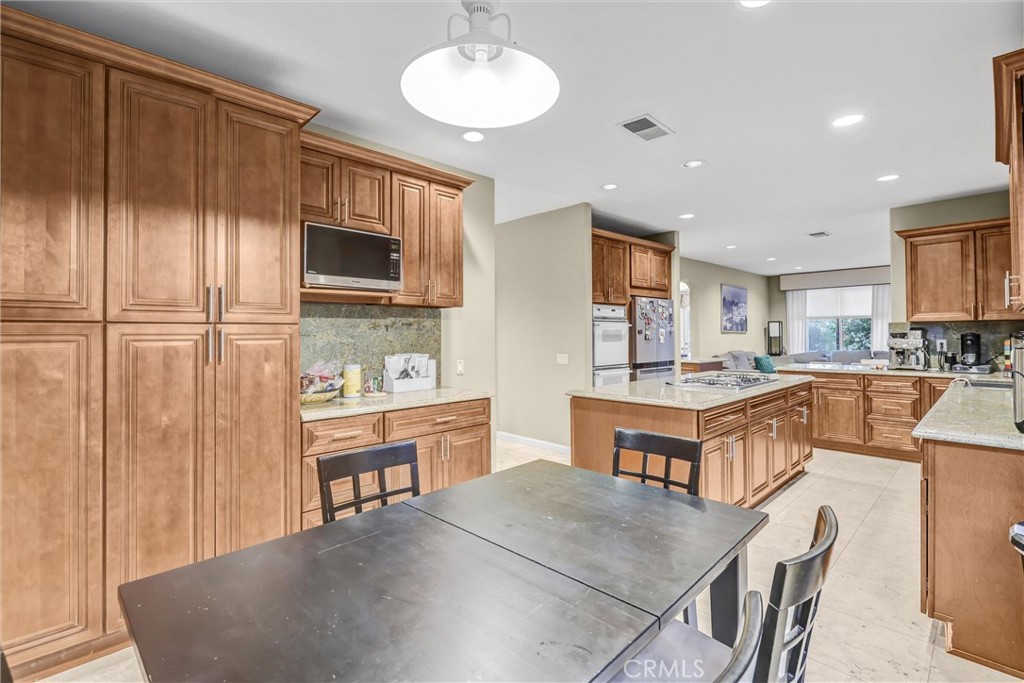 MLS #OC25262286 image #8