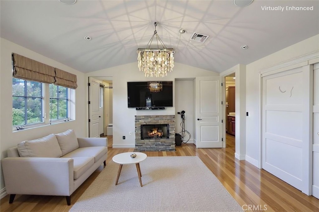 MLS #OC25262294 image #14