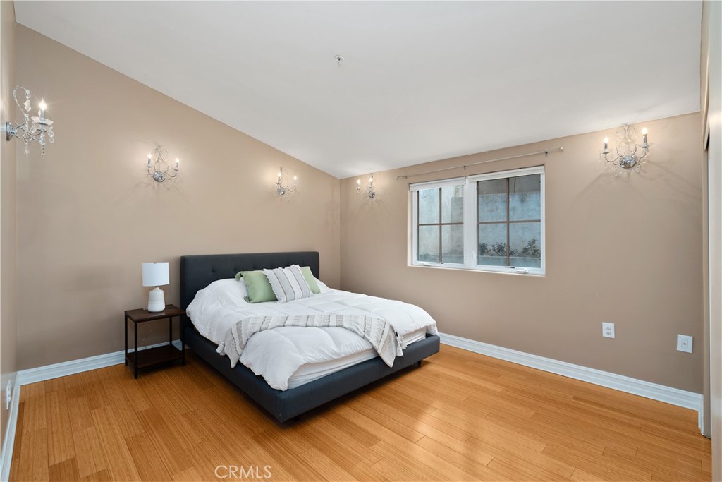 MLS #OC25262294 image #17