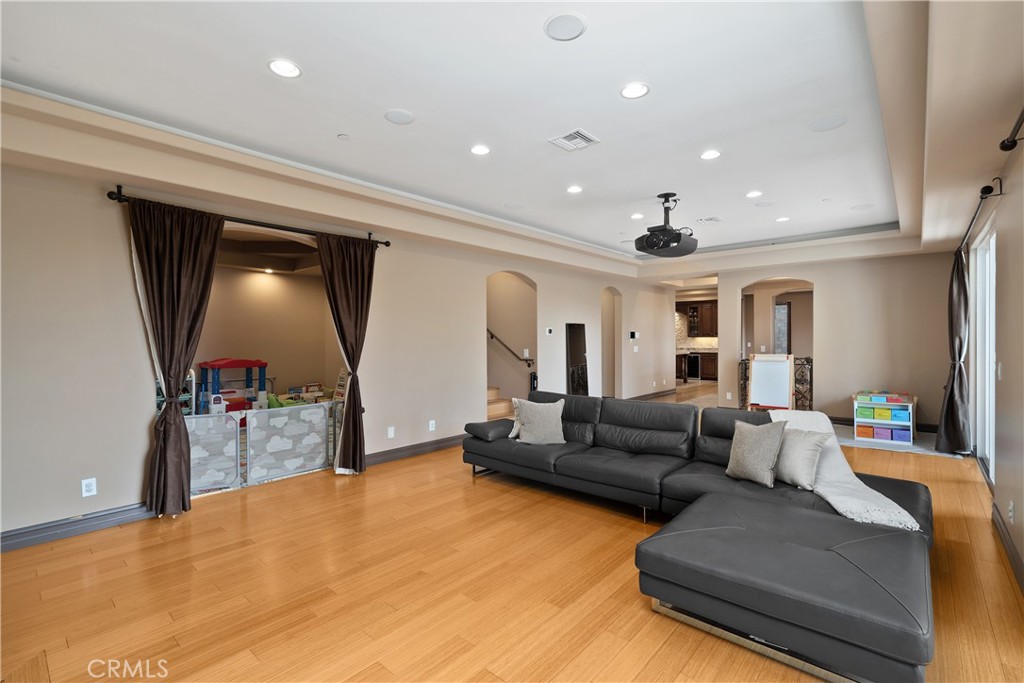 MLS #OC25262294 image #35