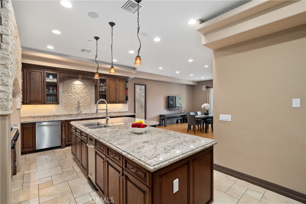 MLS #OC25262294 image #39