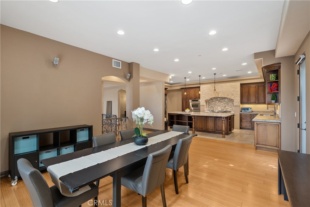 MLS #OC25262294 image #7