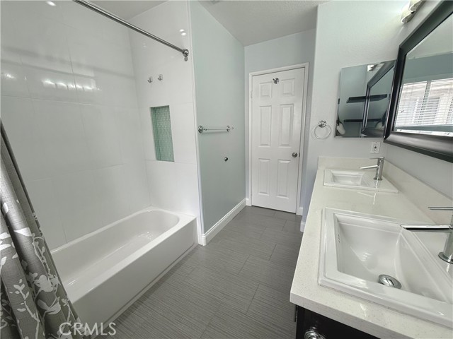 MLS #OC25262308 image #23