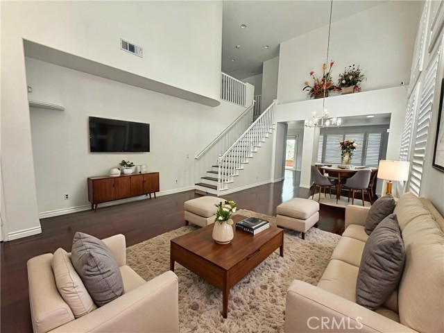 MLS #OC25262308 image #4