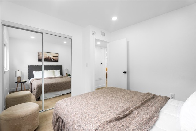 MLS #OC25262393 image #6