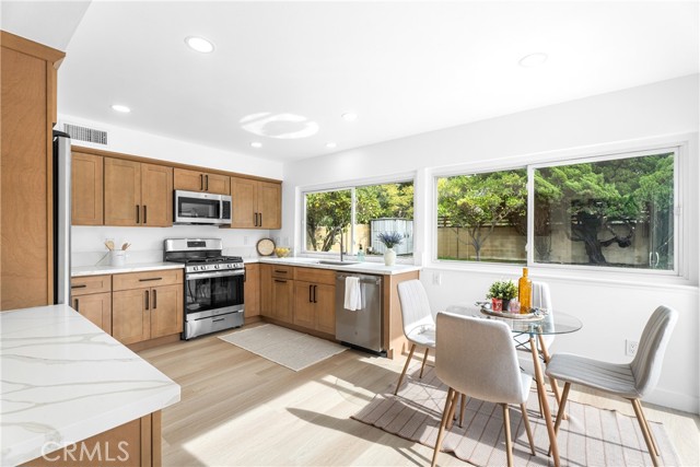 MLS #OC25262393 image #7