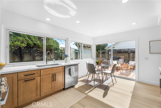 MLS #OC25262393 image #9