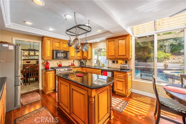 MLS #OC25262397 image #2