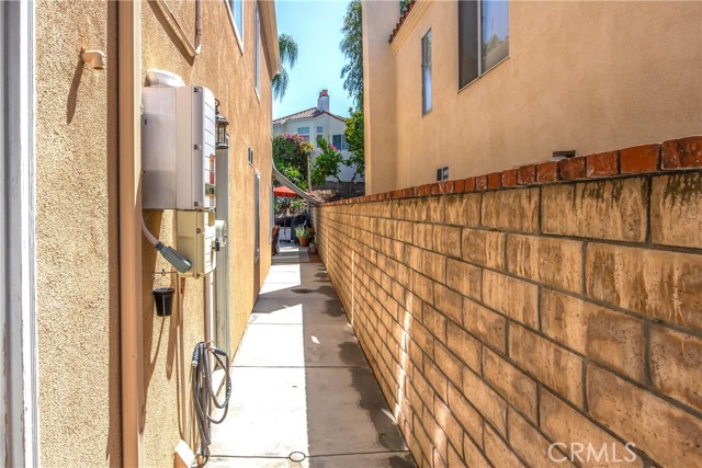 MLS #OC25262397 image #35