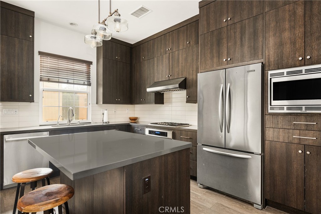 MLS #OC25262419 image #15