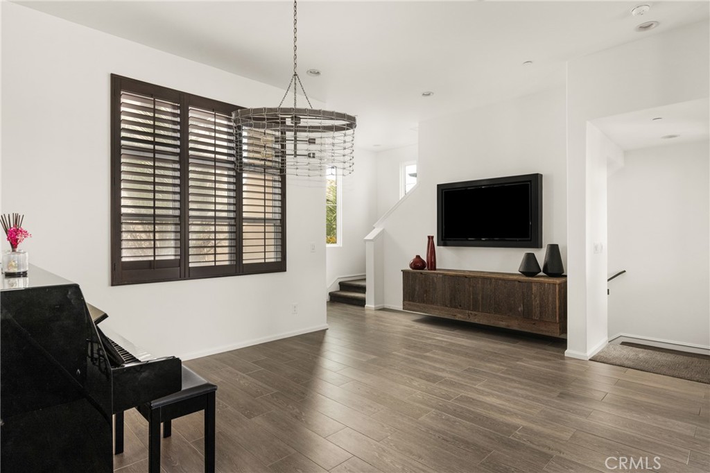 MLS #OC25262419 image #19