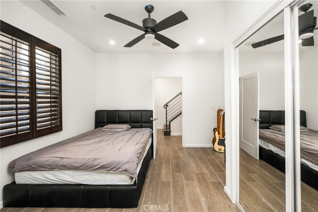 MLS #OC25262419 image #5