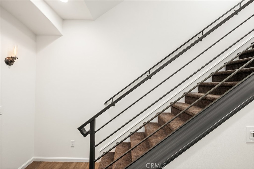 MLS #OC25262419 image #8