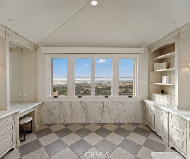 MLS #OC25262428 image #10