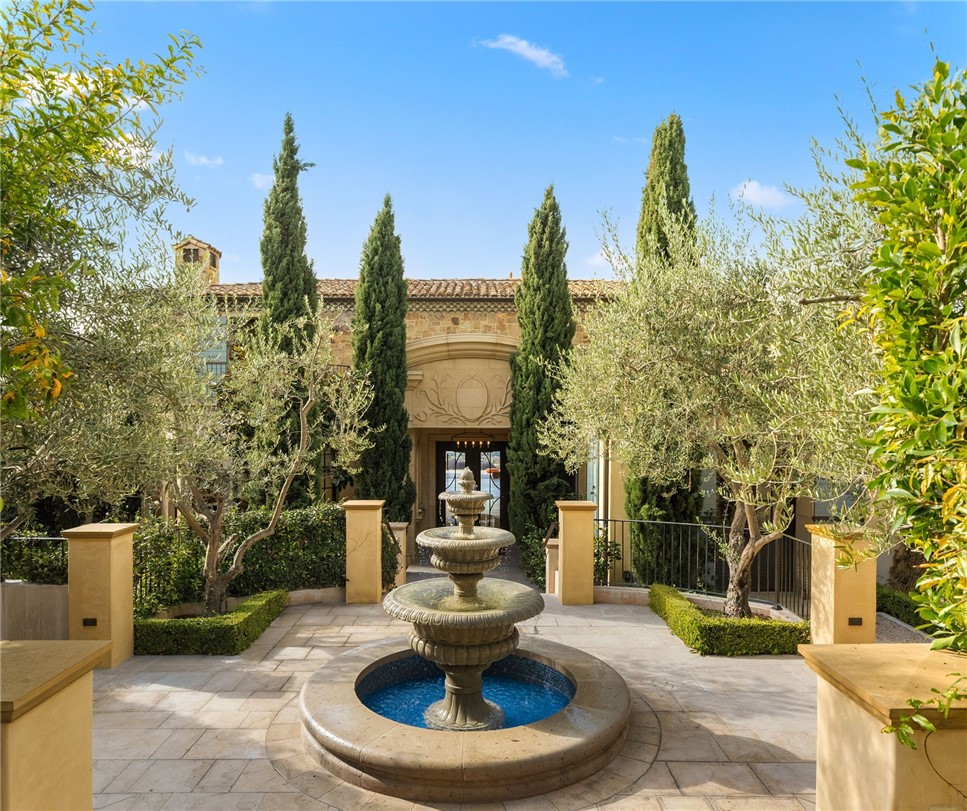 MLS #OC25262428 image #12