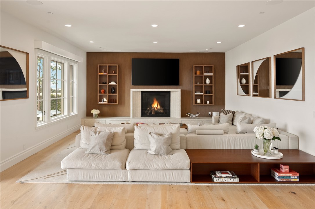 MLS #OC25262428 image #21