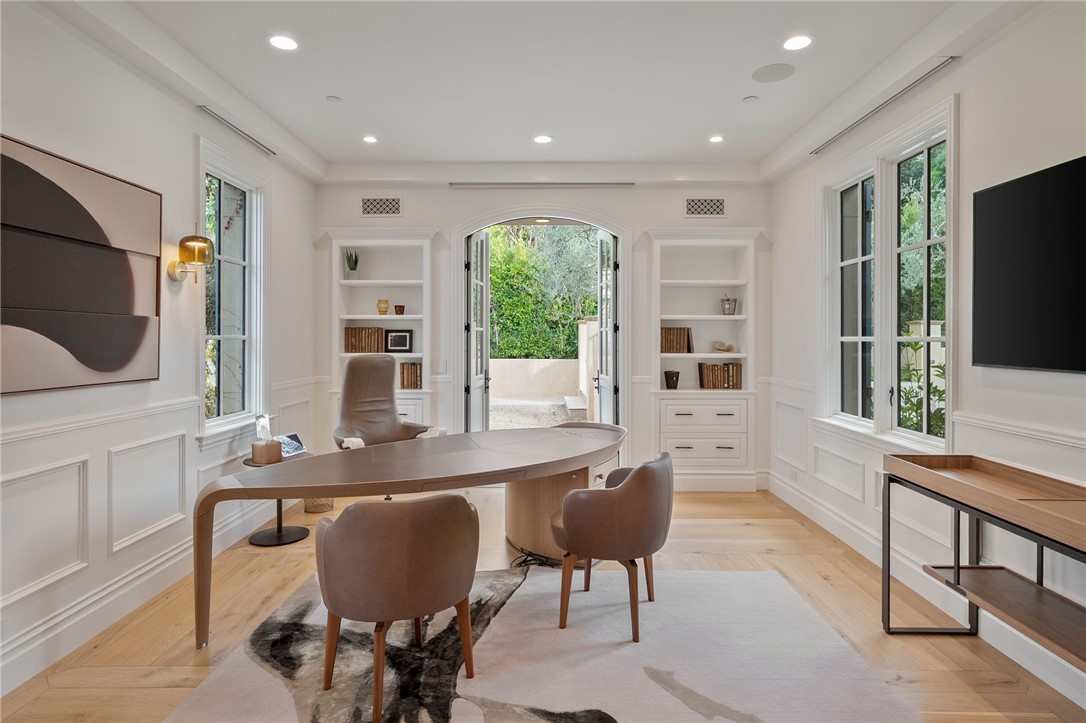 MLS #OC25262428 image #22