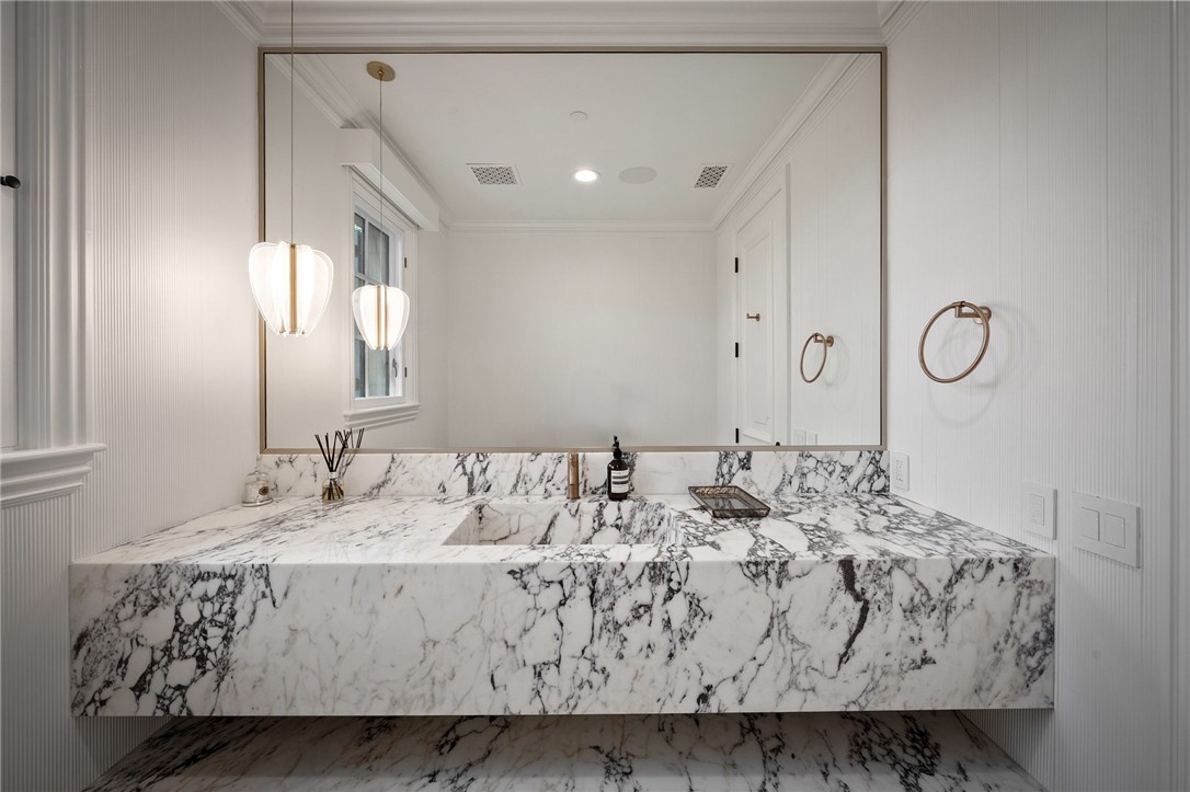 MLS #OC25262428 image #23