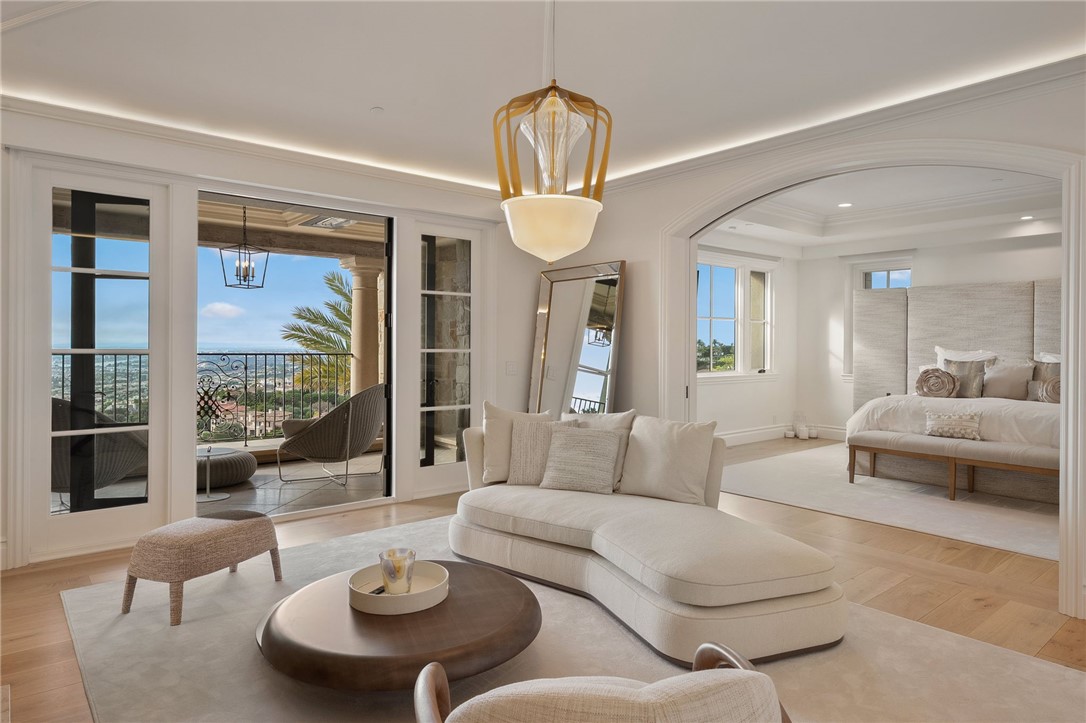 MLS #OC25262428 image #9