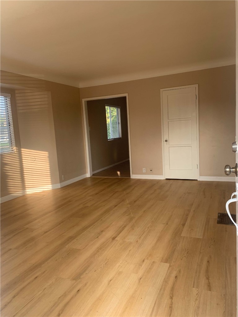 MLS #OC25262430 image #1