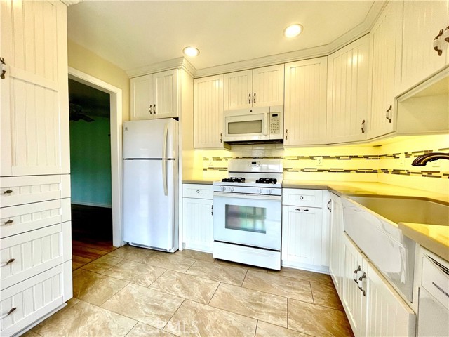 MLS #OC25262436 image #2