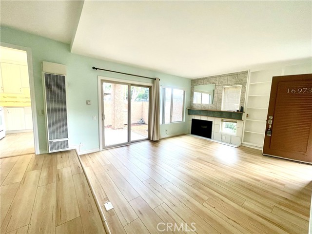 MLS #OC25262436 image #3