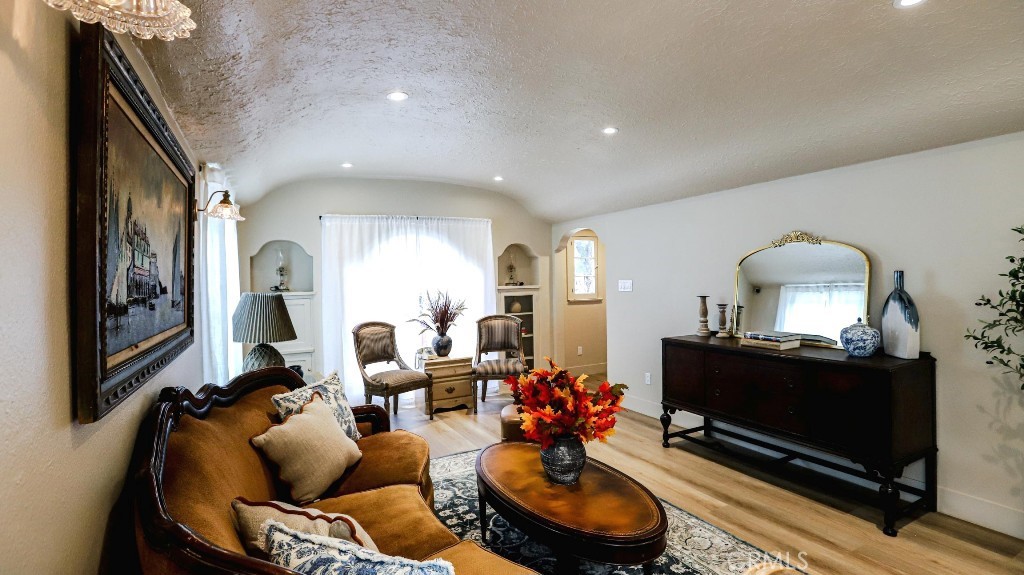 MLS #OC25262439 image #13