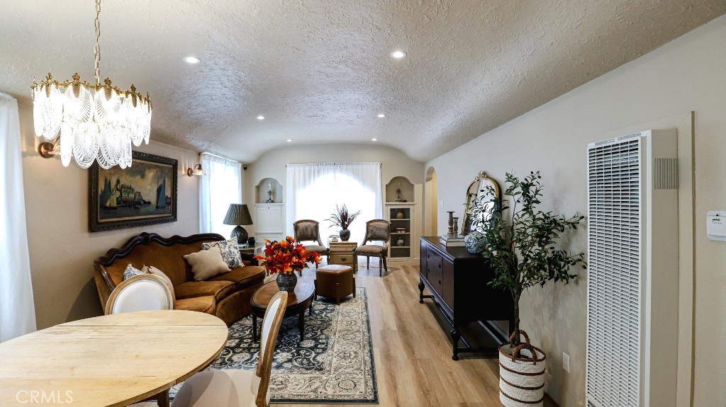 MLS #OC25262439 image #15