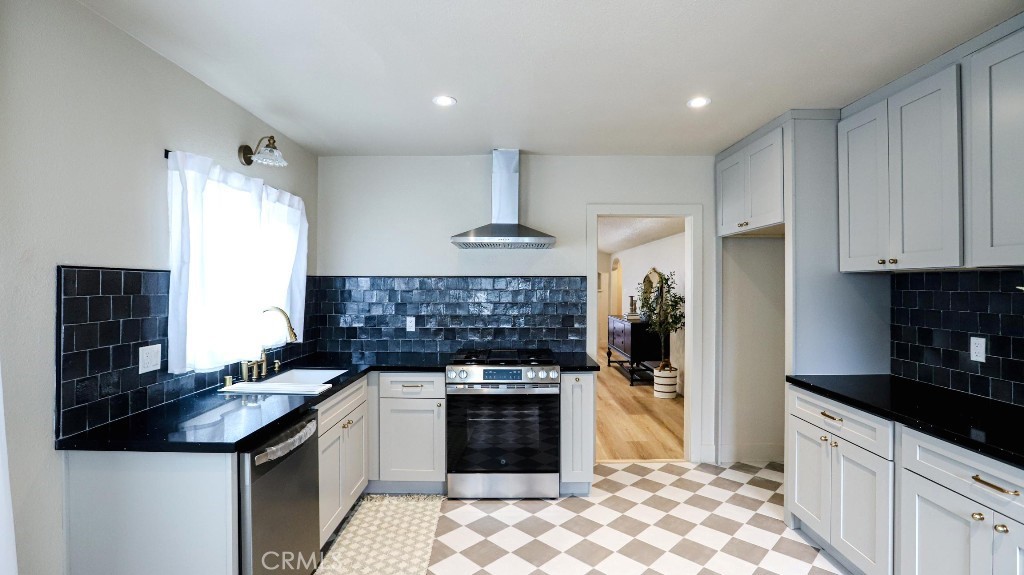 MLS #OC25262439 image #19