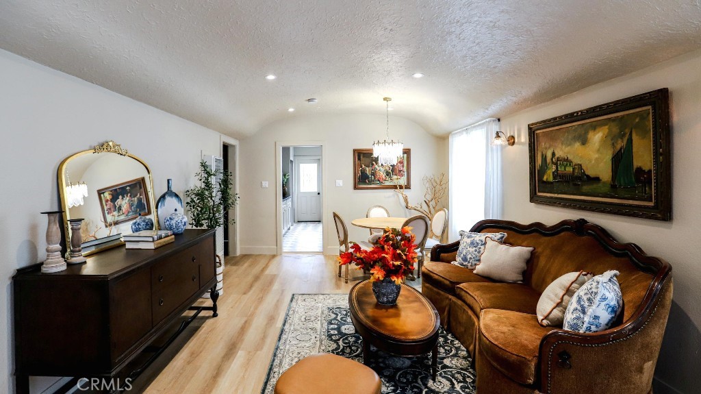 MLS #OC25262439 image #8