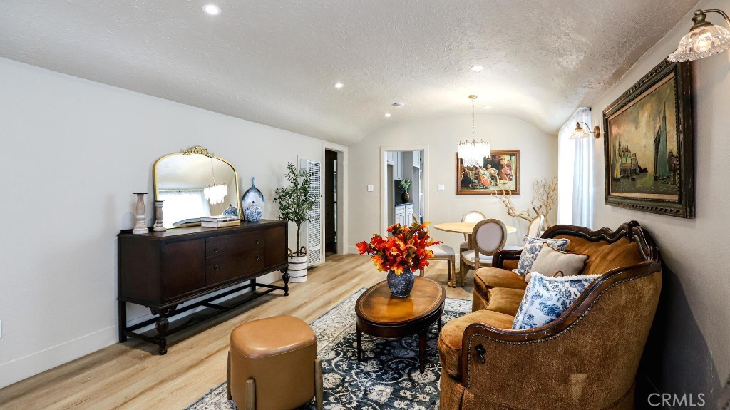 MLS #OC25262439 image #9