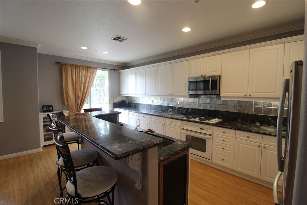 MLS #OC25262452 image #2