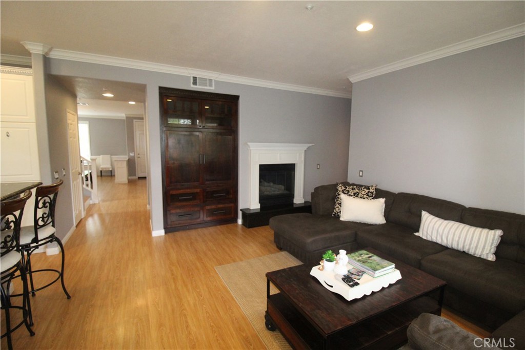 MLS #OC25262452 image #3