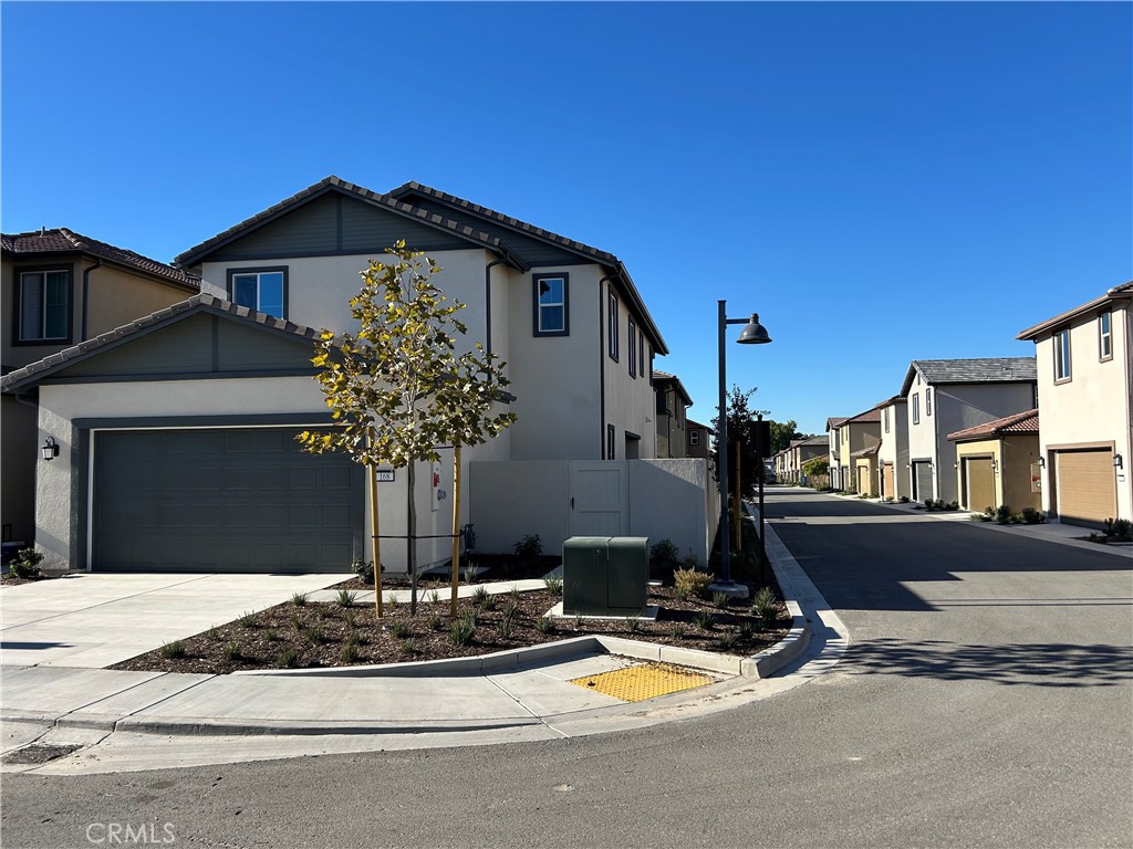 MLS #OC25262488 image #1