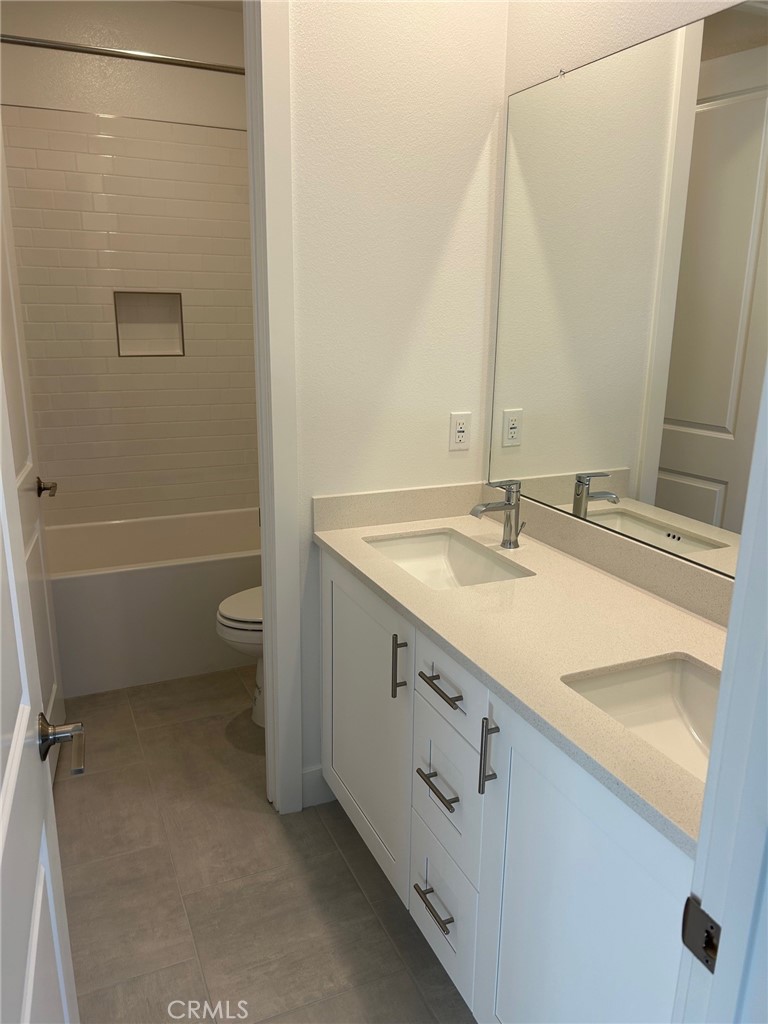 MLS #OC25262488 image #13