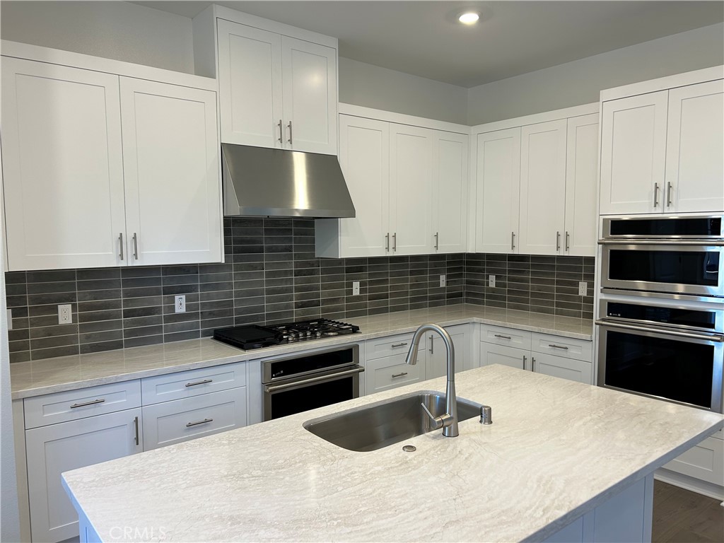 MLS #OC25262488 image #2