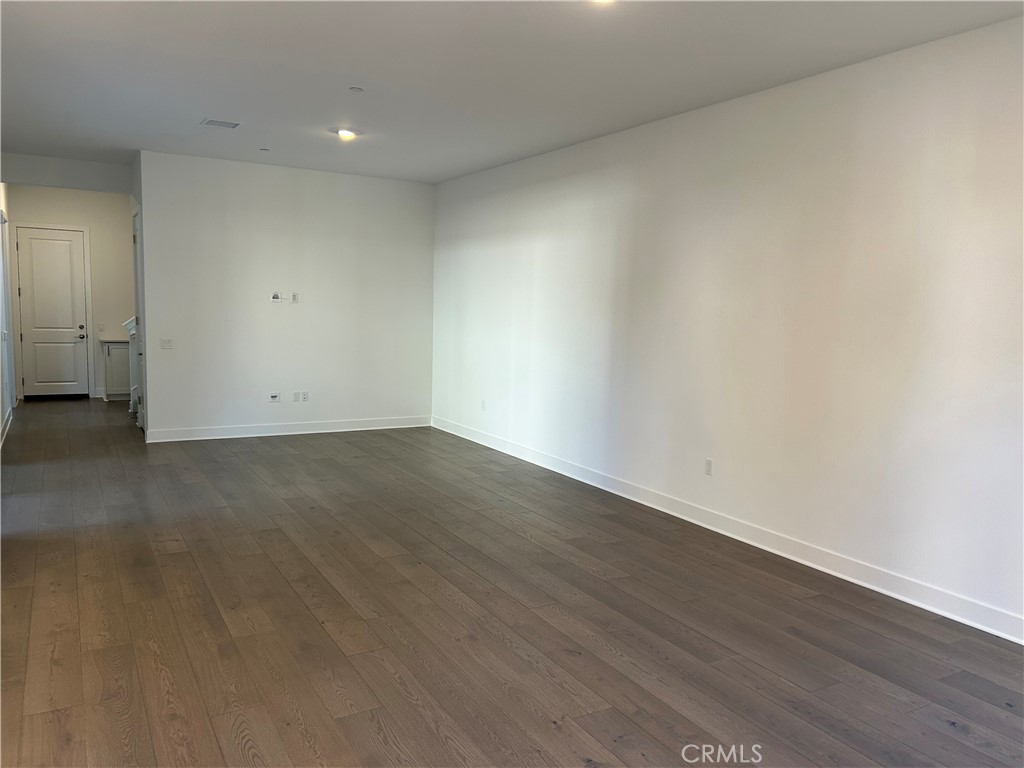 MLS #OC25262488 image #5