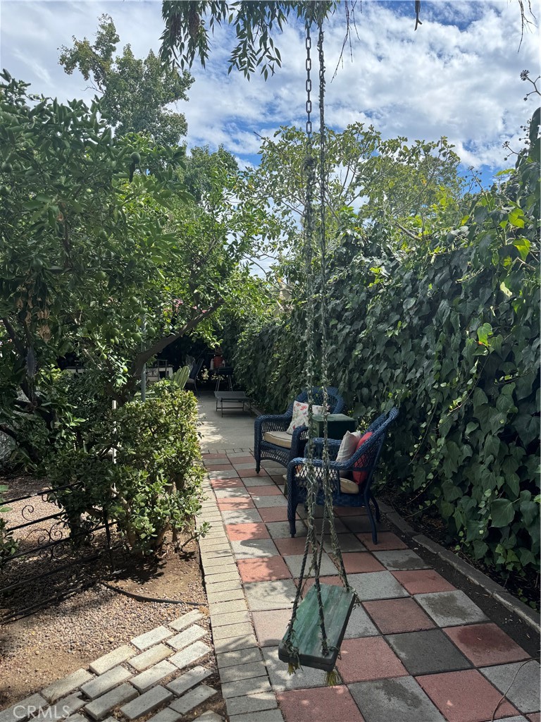 MLS #OC25262535 image #2