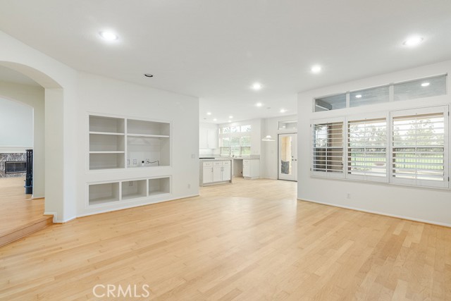 MLS #OC25262541 image #8