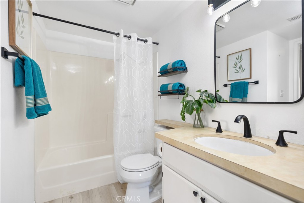 MLS #OC25262570 image #14