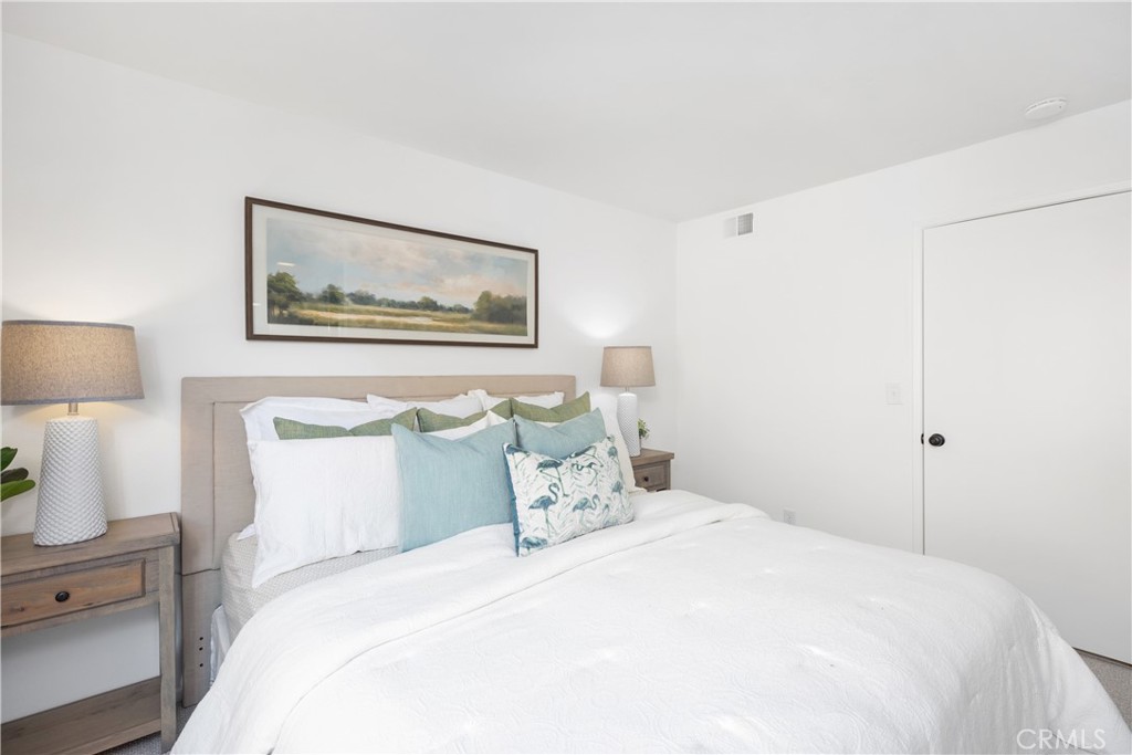 MLS #OC25262570 image #17