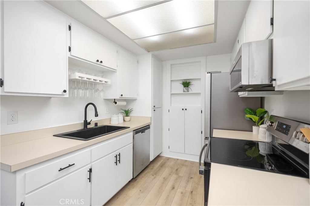 MLS #OC25262570 image #6