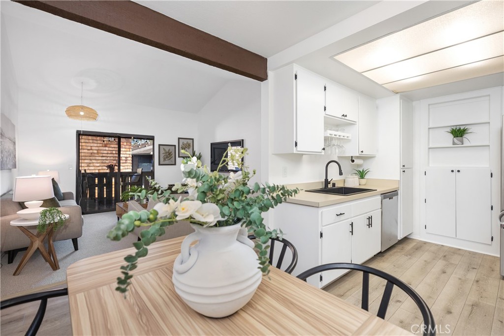 MLS #OC25262570 image #8