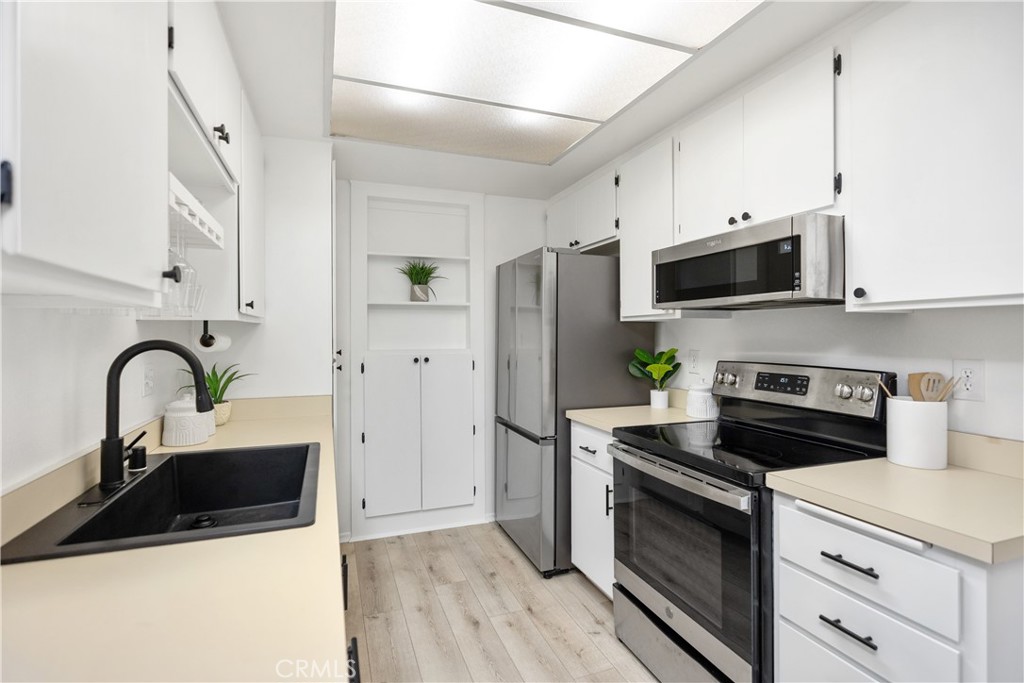 MLS #OC25262570 image #9