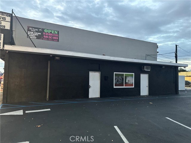 MLS #OC25262585 image #0