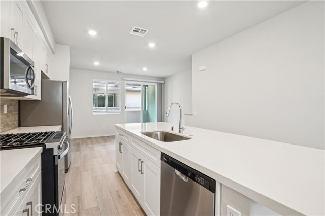 MLS #OC25262589 image #11