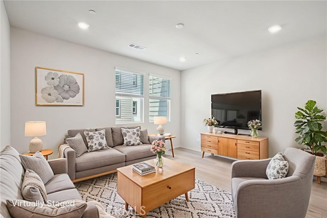 MLS #OC25262589 image #8