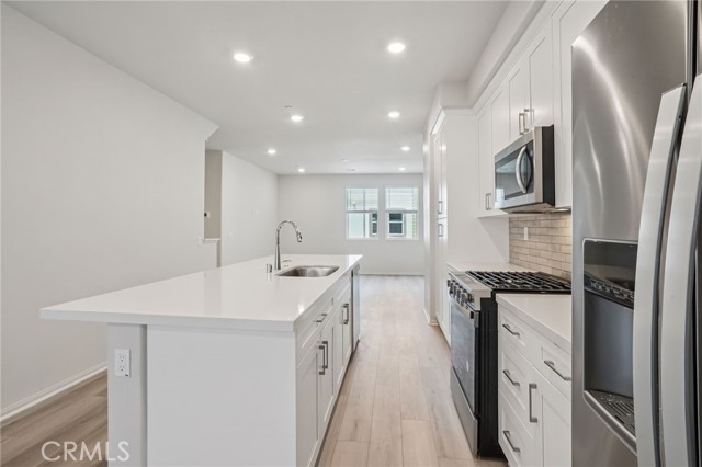 MLS #OC25262589 image #9