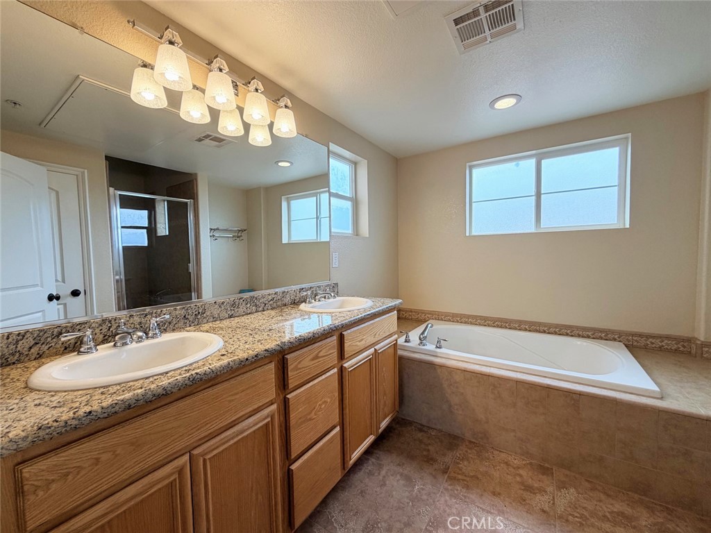 MLS #OC25262600 image #24